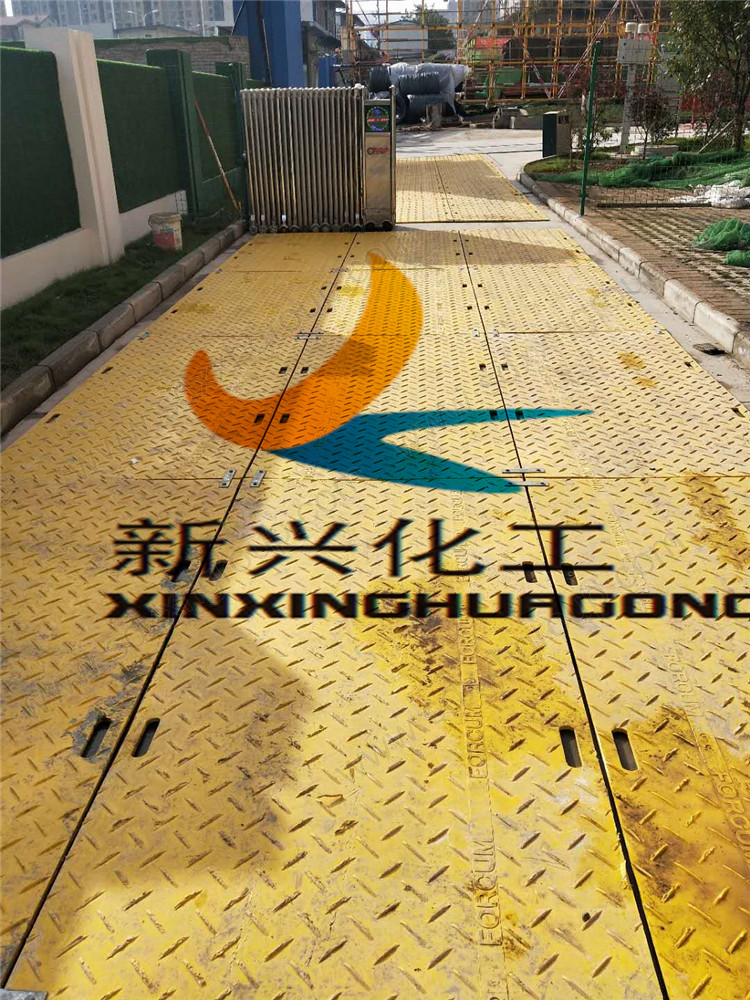 TEMPORARY ACCESS ROADWAYS HDPE ground protection mats