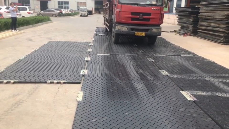 Crane mats portable roadways