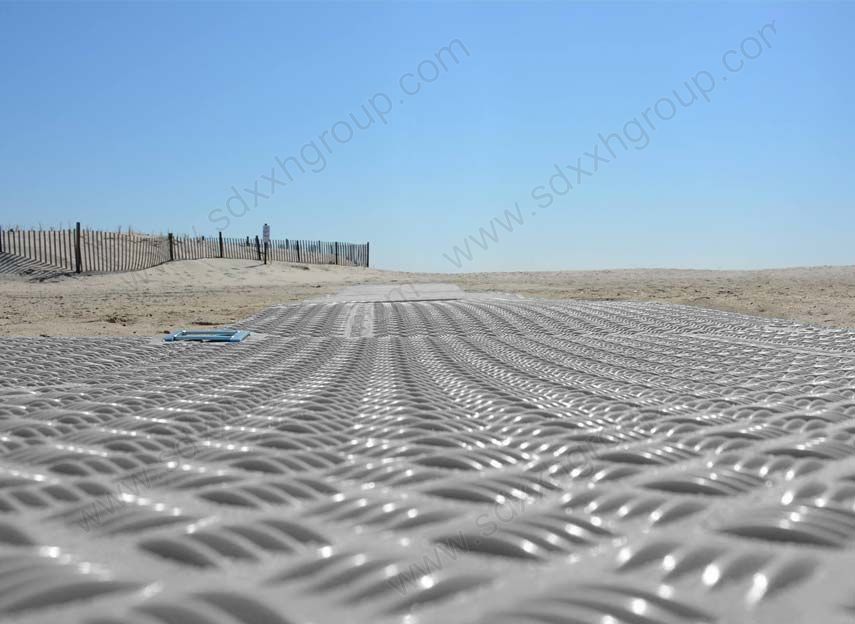 HDPE extruded light duty temporary road mats construction ground protection mats