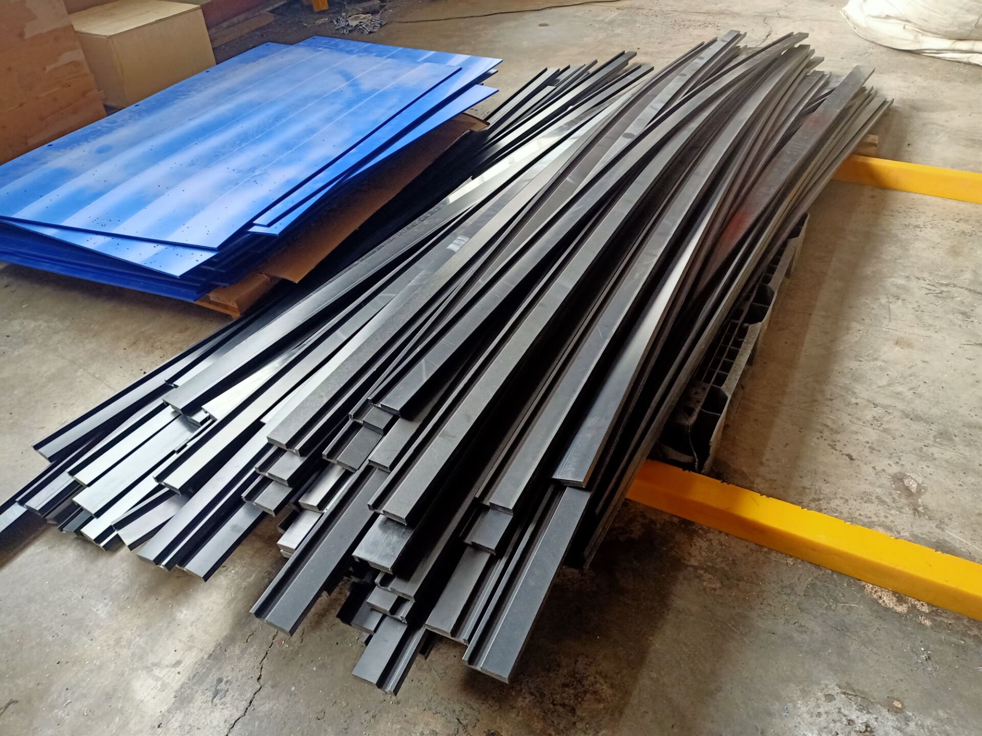 customized UHMWPE machined guide rail
