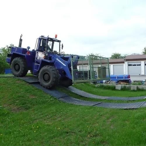 Hexagon texture finish ground protection mats