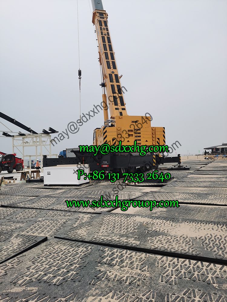 Over-lapping lip connected composite mats construction mats