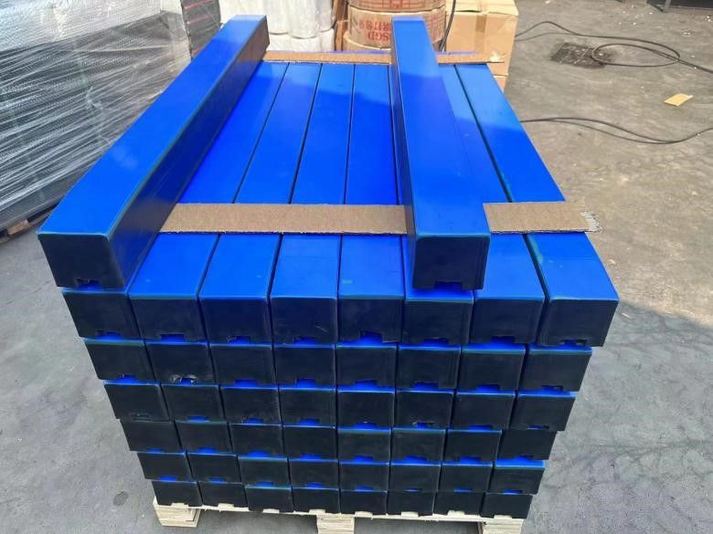 Heavy duty conveyor impact bar