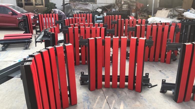 Heavy duty conveyor impact bar