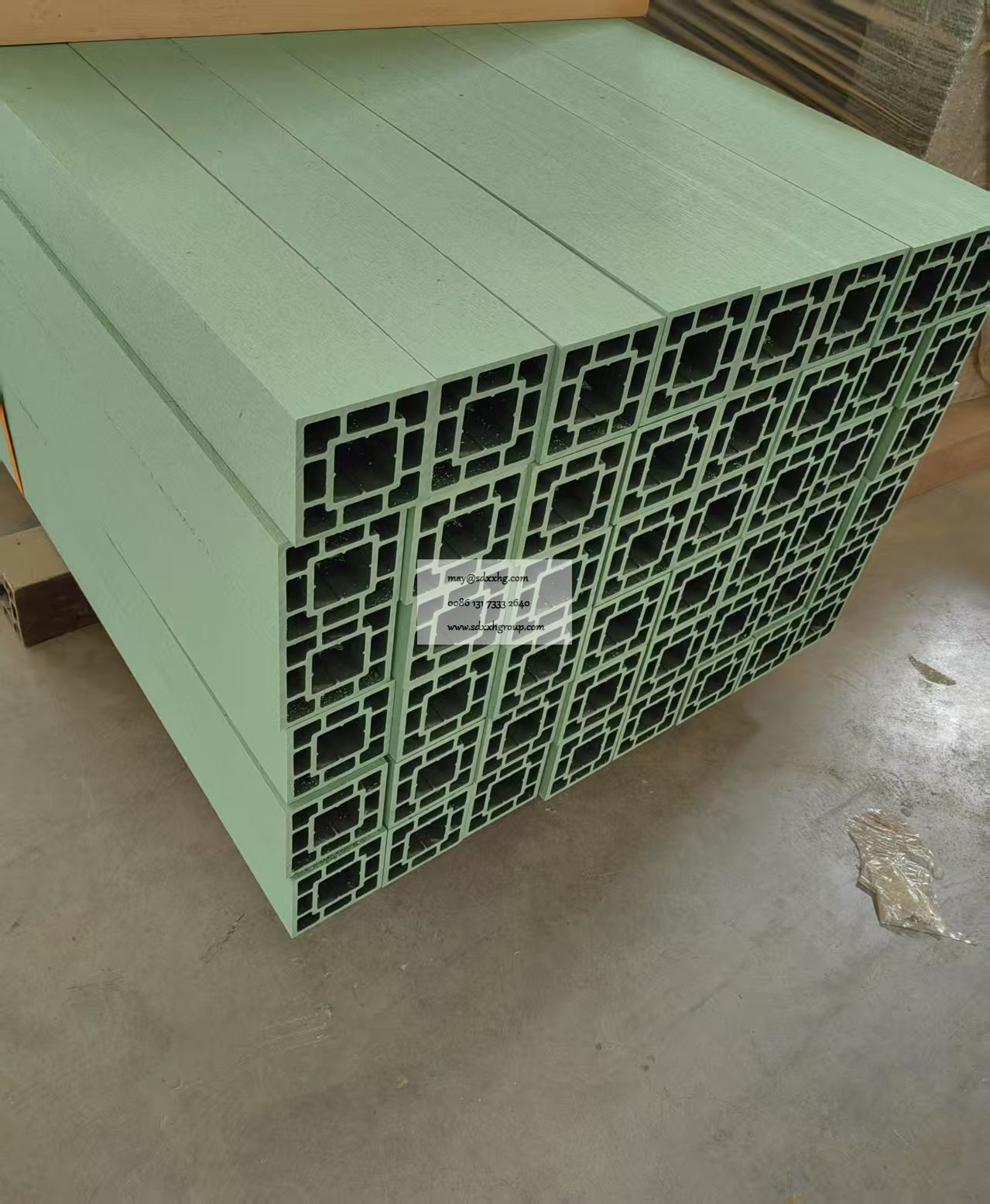 Composite Recycled PE hollow sleeper for warehousing