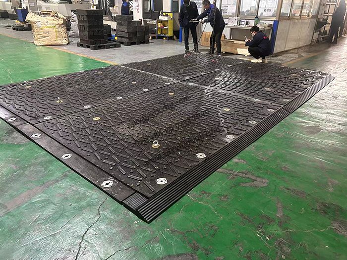 over-lapping heavy duty composite construction mats