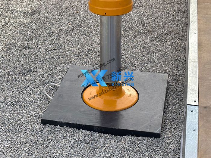Composite plastic crane foot support mat/plate for construction