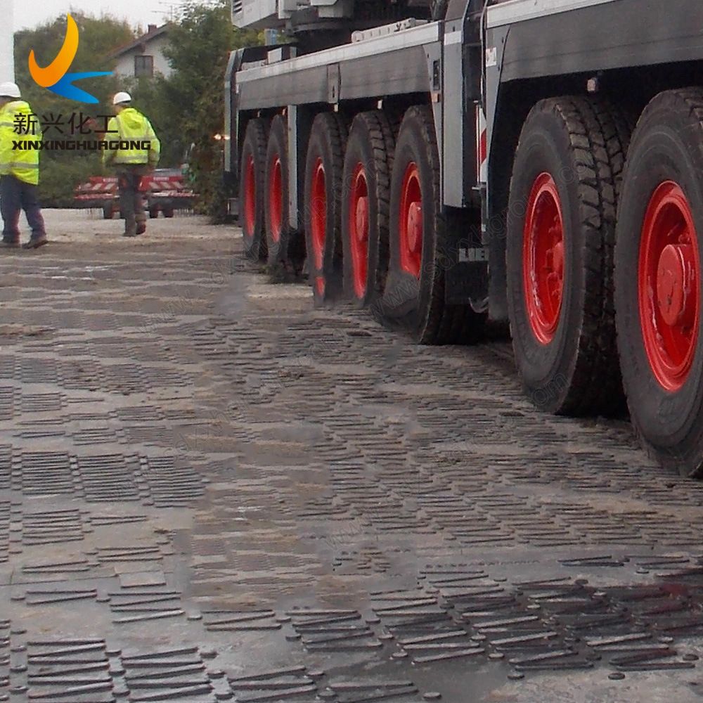 Compressive anti-skid pavement slab construction road mat