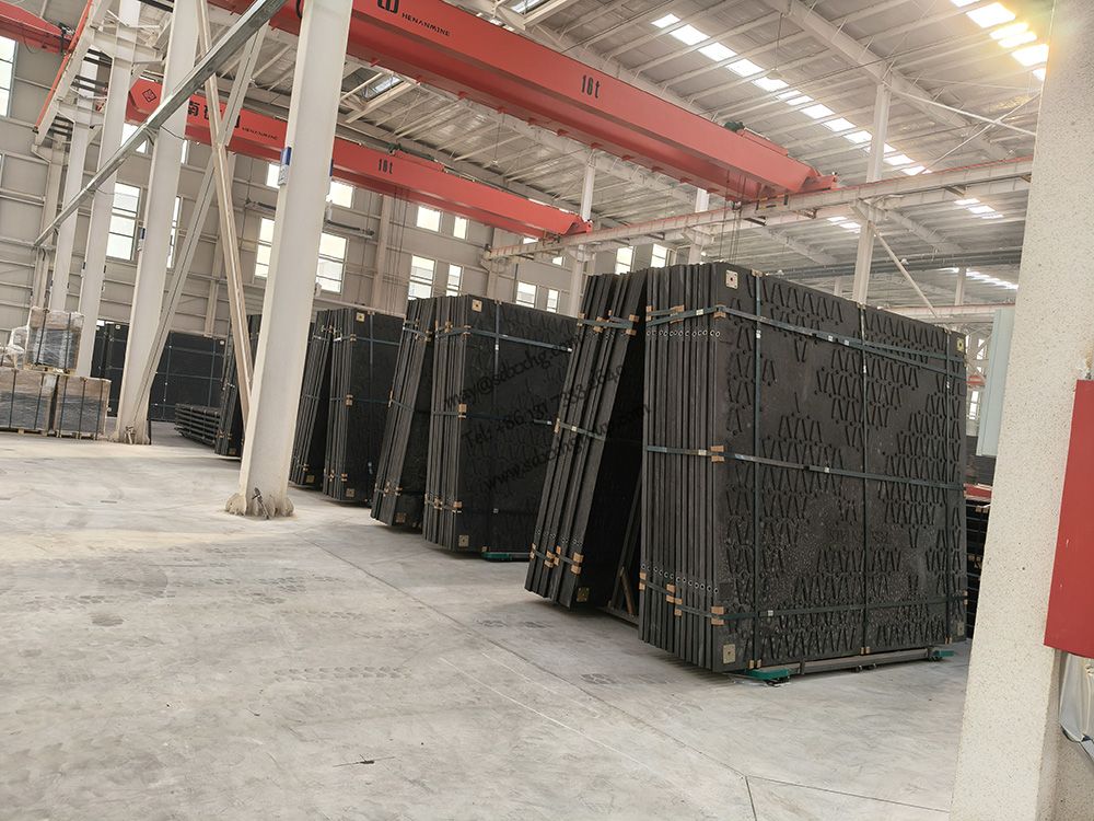 Daily loading of Dura Mats Construction matting boards Daily loading of Dura Mats Construction matting boards